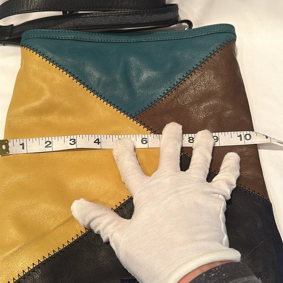 🔥Buttery Leather BOHO Patchwork Crossbody, Adj Strap, 2 Pockets, Zip Close Toms - Picture 11 of 16